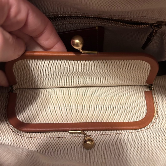 Coach Rogue 30/31 in Chalk/Oxblood - Picture 11 of 12